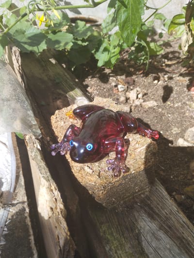 Grenouille décorative en résine époxy faite main – Décoration artisanale