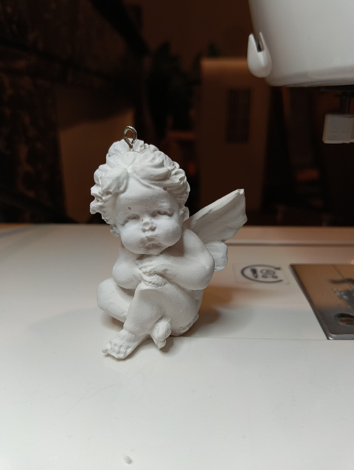 Petit ange en jesmonite modèle 2