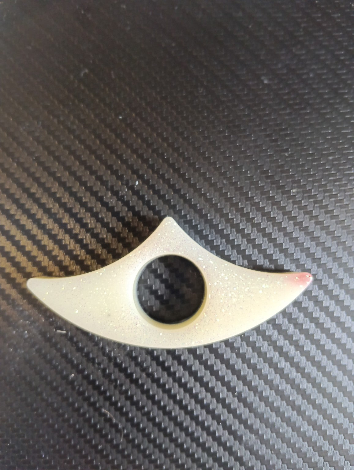 Modèle 11 - Aile blanche nacrée pailletée - Bague de lecture artisanale en résine époxy