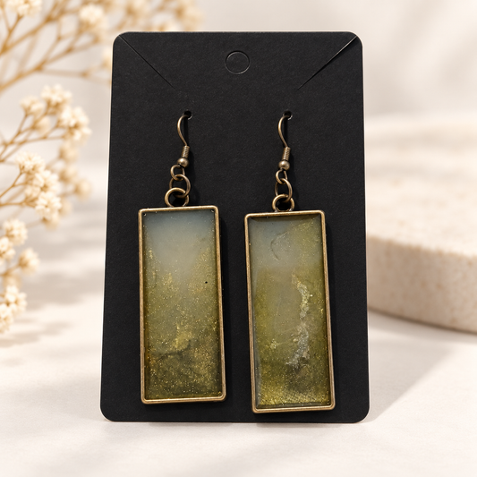 Boucles d'oreilles rectangulaires en résine vert olive