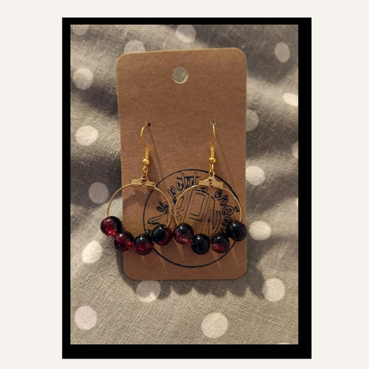 Boucles d’oreilles créoles perles rouge et noir