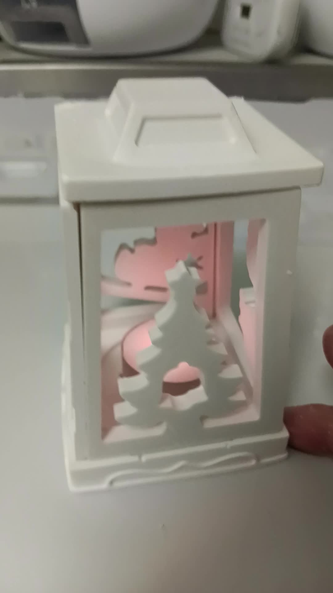 Lanterne de Noël blanche, détail face sapin